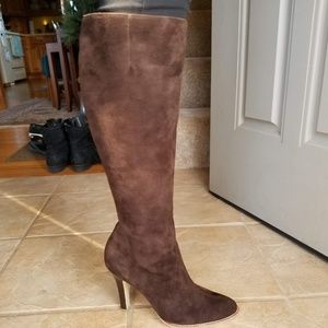 Vaneli Irina 9.5 medium high heel boot  NIB
